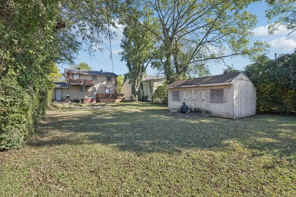 Exterior - 824 N 5th St, Nashville, TN 37207 photo 11 of 13