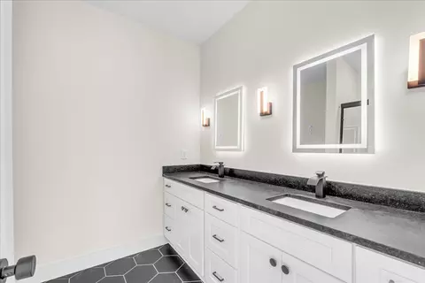 Bath - 1053 Arch Cope Rd, Morrison, TN 37357 photo 1 of 3