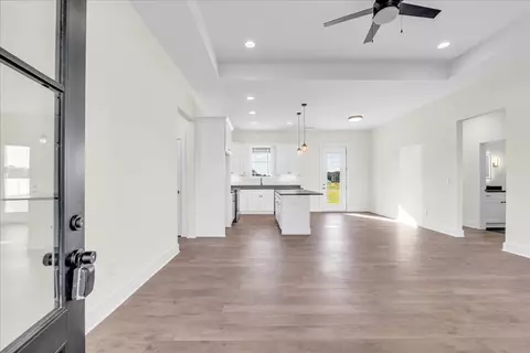Entry Way - 1053 Arch Cope Rd, Morrison, TN 37357 photo 1 of 2