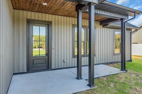 Exterior - 1053 Arch Cope Rd, Morrison, TN 37357 photo 4 of 5