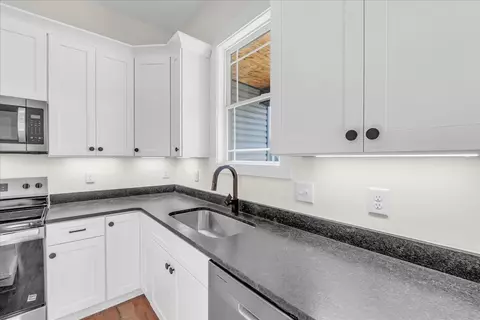 Kitchen - 1053 Arch Cope Rd, Morrison, TN 37357 photo 4 of 5