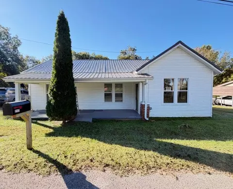 217 Blanton St, Decherd, TN 37324