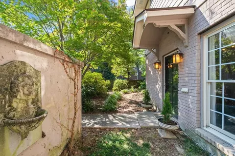 105 N Cox St, Memphis, TN 38104