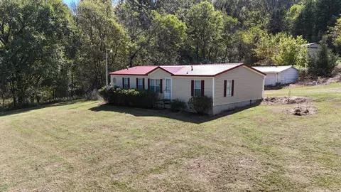 1085 Hawkins Branch Rd, Bethpage, TN 37022