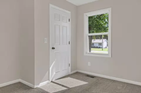 Bedroom - 44 Flint Dr, Decherd, TN 37324 photo 4 of 6