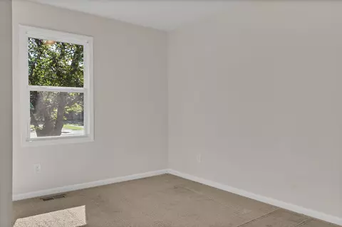 Bedroom - 44 Flint Dr, Decherd, TN 37324 photo 2 of 6