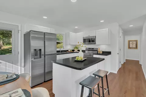 Kitchen - 44 Flint Dr, Decherd, TN 37324 photo 3 of 3