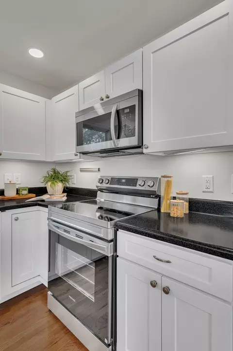 Kitchen - 44 Flint Dr, Decherd, TN 37324 photo 2 of 3
