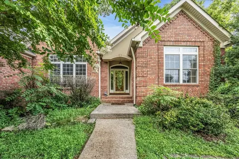 104 Breakwater N, Hendersonville, TN 37075