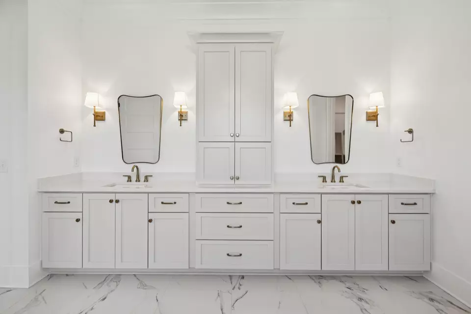 Bath - 7031 Southvale Blvd, Franklin, TN 37064 photo 3 of 11