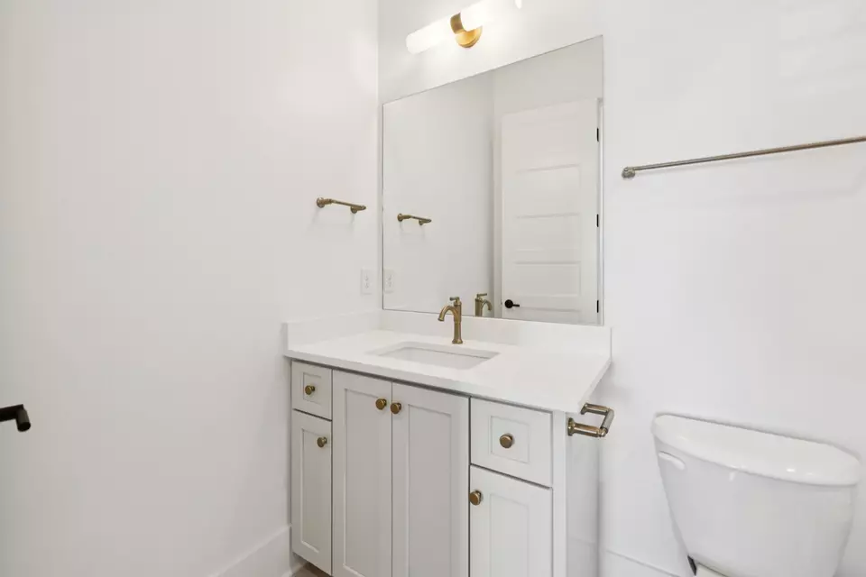 Bath - 7031 Southvale Blvd, Franklin, TN 37064 photo 7 of 11