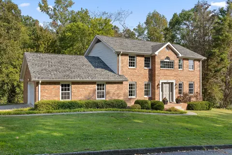 407 English Oaks Dr, Hixson, TN 37343