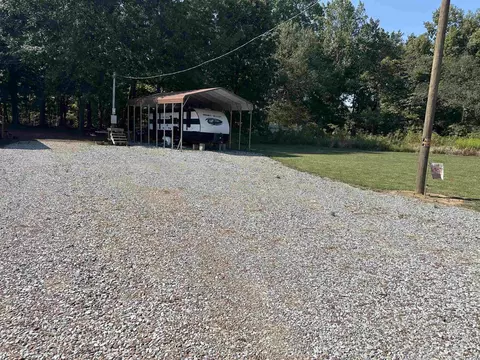 780 Towboat Ln, Adamsville, TN 38310