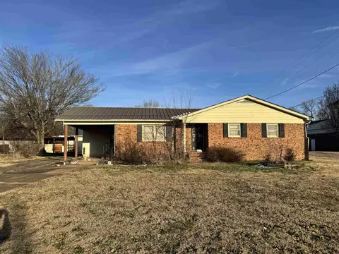 1335 Pickwick St, Savannah, TN 38372