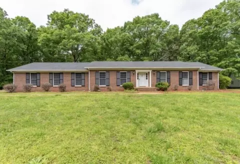 822 Hurricane Hills Dr, Waynesboro, TN 38485