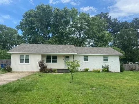 595 Park St, Savannah, TN 38372