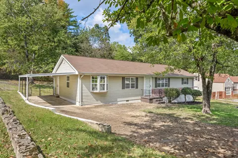 1541 Pin Oak Dr, Chattanooga, TN 37411