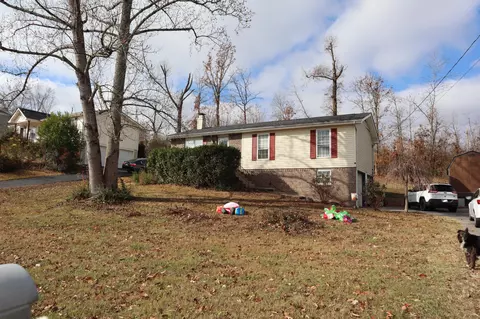 4015 Shady Oak Dr, Ooltewah, TN 37363