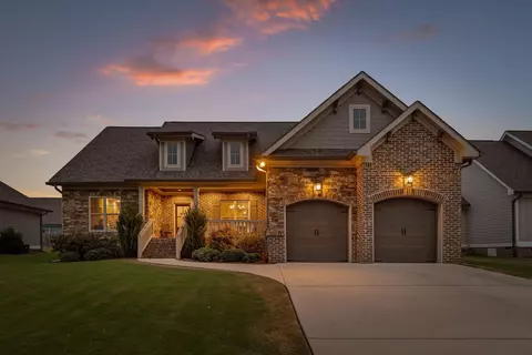 538 Quartz Dr, Chickamauga, GA 30707