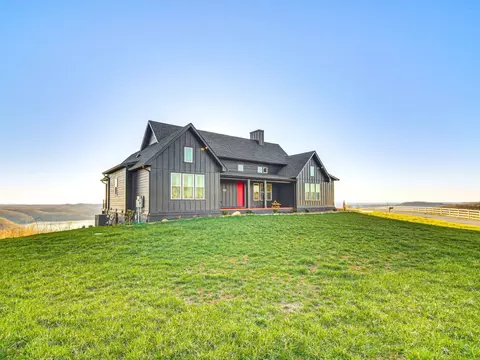 99 Bald Eagle Rd, Hilham, TN 38568