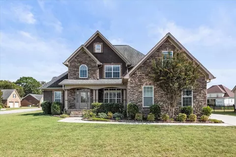 7990 Trout Lily Dr, Ooltewah, TN 37363