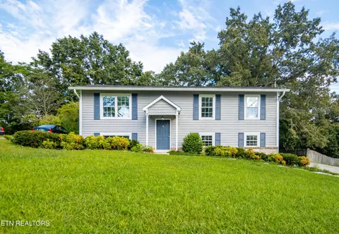 6420 NW Cadbury Dr, Knoxville, TN 37921