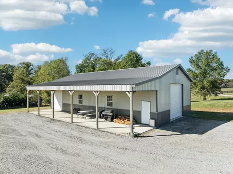 7329 Old Cox Pike, Bon Aqua, TN 37025