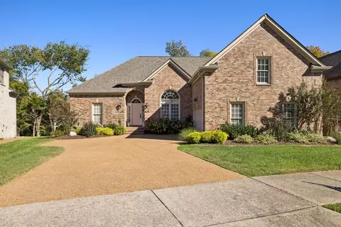 421 Caledonian Ct, Nashville, TN 37211