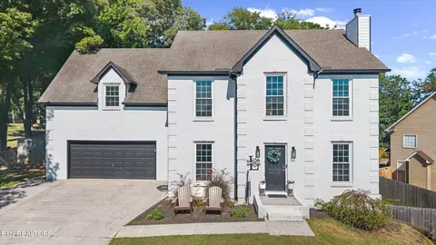1617 Scenic Valley Ln, Knoxville, TN 37922