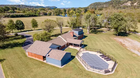 1108 Lakeview Dr, Ashland City, TN 37015