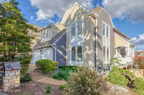 2011 Breakers Pt, Knoxville, TN 37922