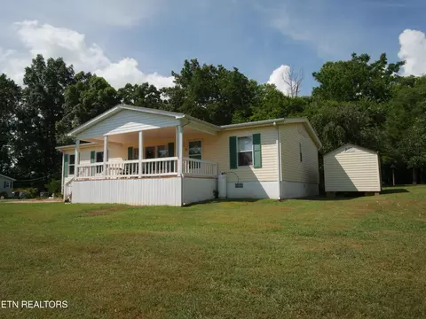 128 Woods Dr, Sweetwater, TN 37874