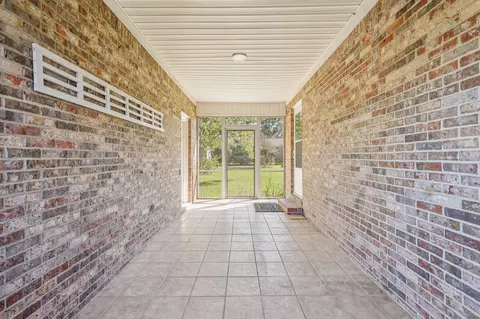 Entry Way - 404 8th Ave N, Decherd, TN 37324 photo 1 of 1