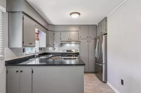 Kitchen - 404 8th Ave N, Decherd, TN 37324 photo 1 of 2