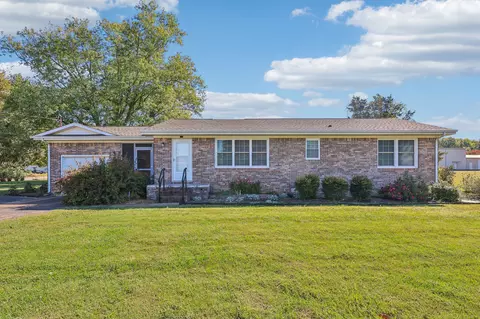 404 8th Ave N, Decherd, TN 37324