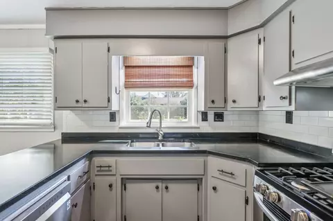 Kitchen - 404 8th Ave N, Decherd, TN 37324 photo 2 of 2