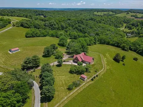 877 Mount Olive Cemetery Rd, Lynnville, TN 38472