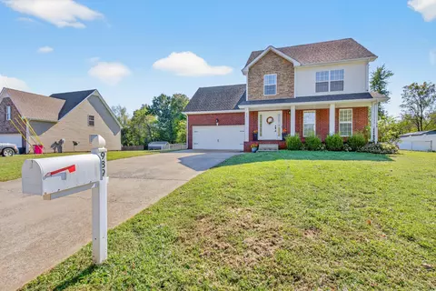 989 Ernest Stewart Dr, Clarksville, TN 37042
