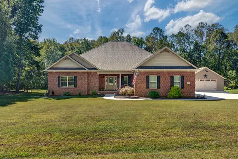 18 Brookwood Dr, Fayetteville, TN 37334