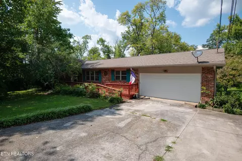 8705 Kingsridge Dr, Knoxville, TN 37923