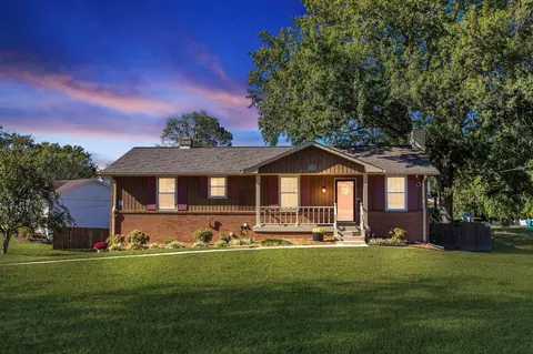 900 Cointreau Dr, Hermitage, TN 37076