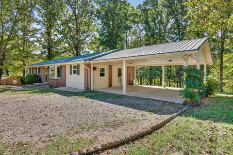 185 Mockingbird St, Erin, TN 37061