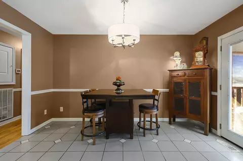Dining - 126 4th Ave N, Baxter, TN 38544 photo 1 of 1