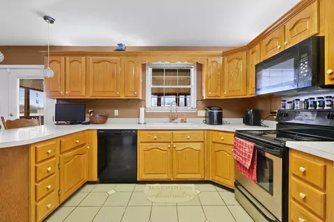 Kitchen - 126 4th Ave N, Baxter, TN 38544 photo 3 of 3