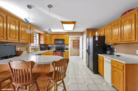 Kitchen - 126 4th Ave N, Baxter, TN 38544 photo 2 of 3
