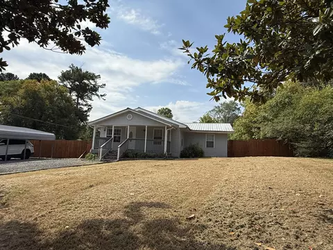 901 Raygan Dr, Tunnel Hill, GA 30755
