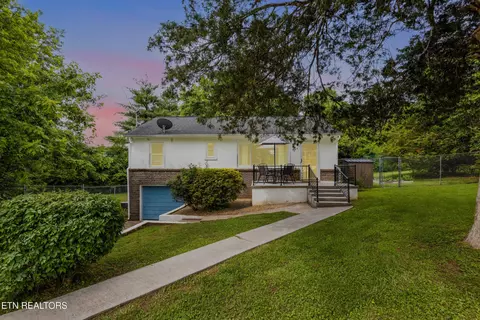 705 Delapp Dr, Knoxville, TN 37912