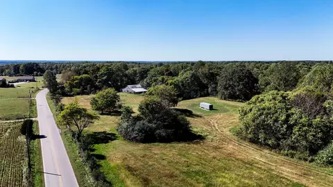9062 Dry Creek Rd, Mount Pleasant, TN 38474