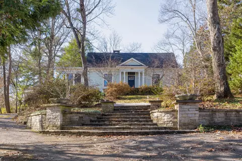 900 Avon Pl, Chattanooga, TN 37405