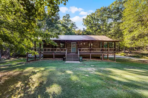 450 Pinson Ln, Big Sandy, TN 38221